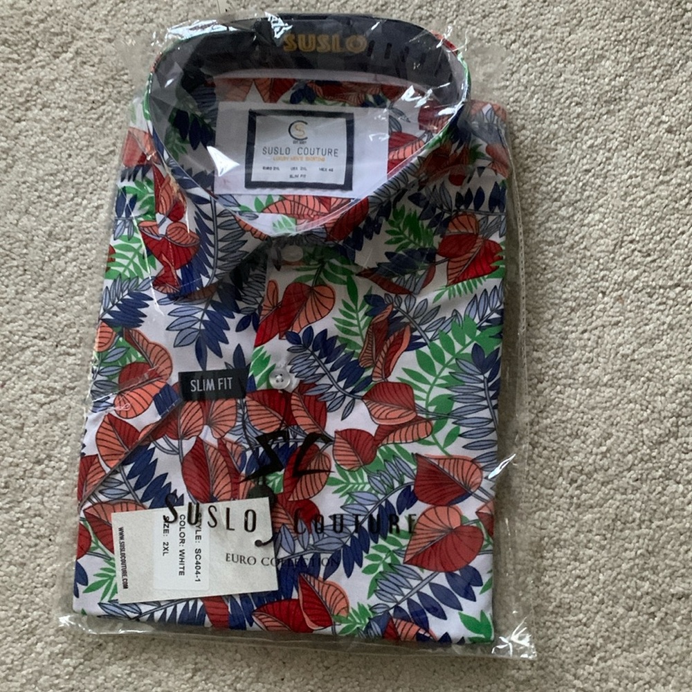 Men’s multicolor tropical print shirt. New in original package. Slim fit XXL.